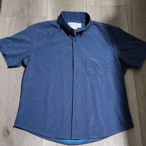 Mizzen+Main Leeward Navy And Blue Patterned Button Down Shirt Size L EUC